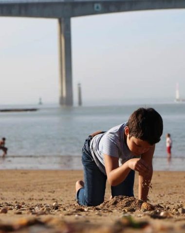child playing on fromentine beach