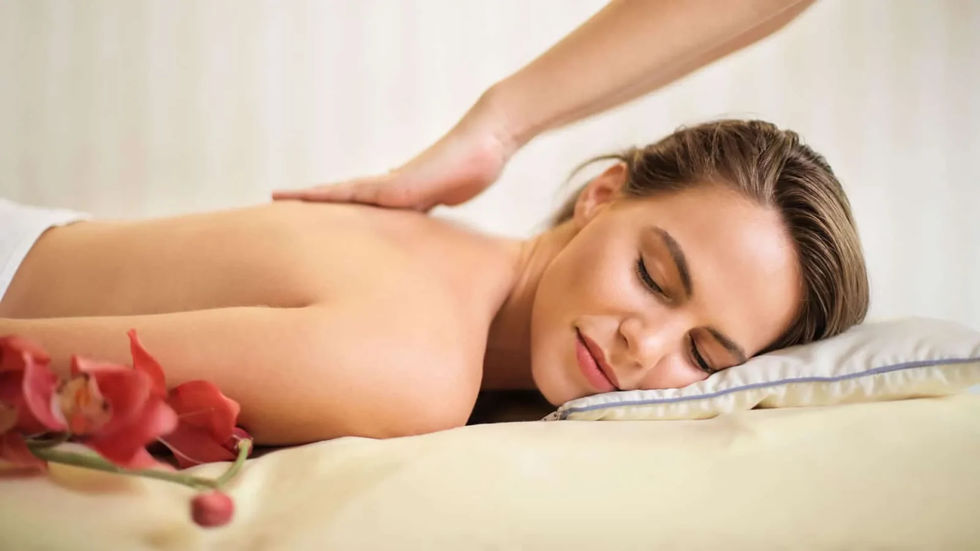 A woman gets a massage in vendée